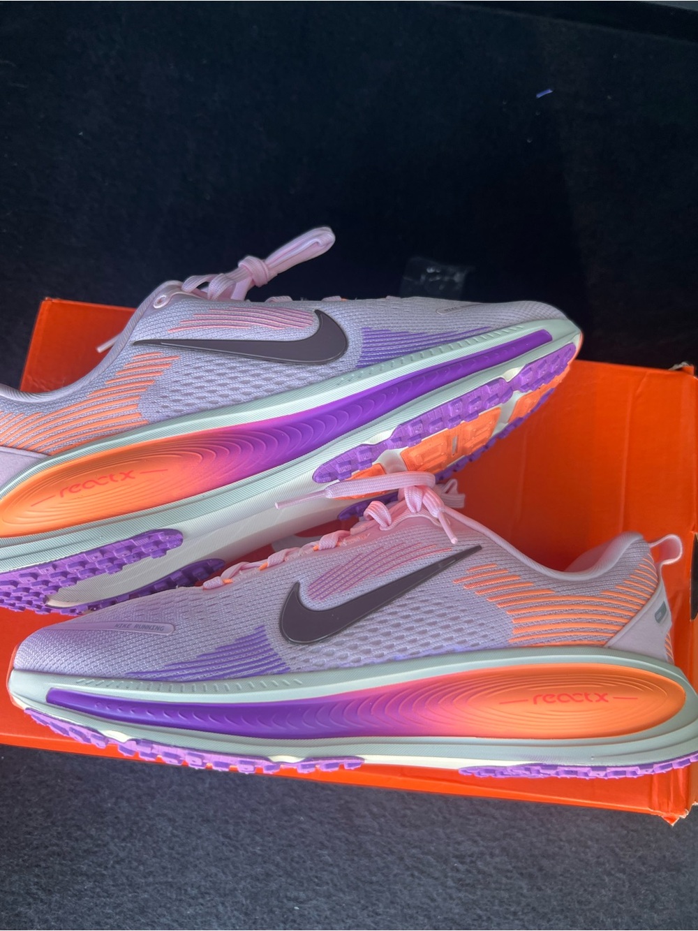 Nike Vomero 18 Teens' Running Shoes Pink/Purple/Orange HQ2157-603 Size 6Y/7.5W - Picture 3 of 8